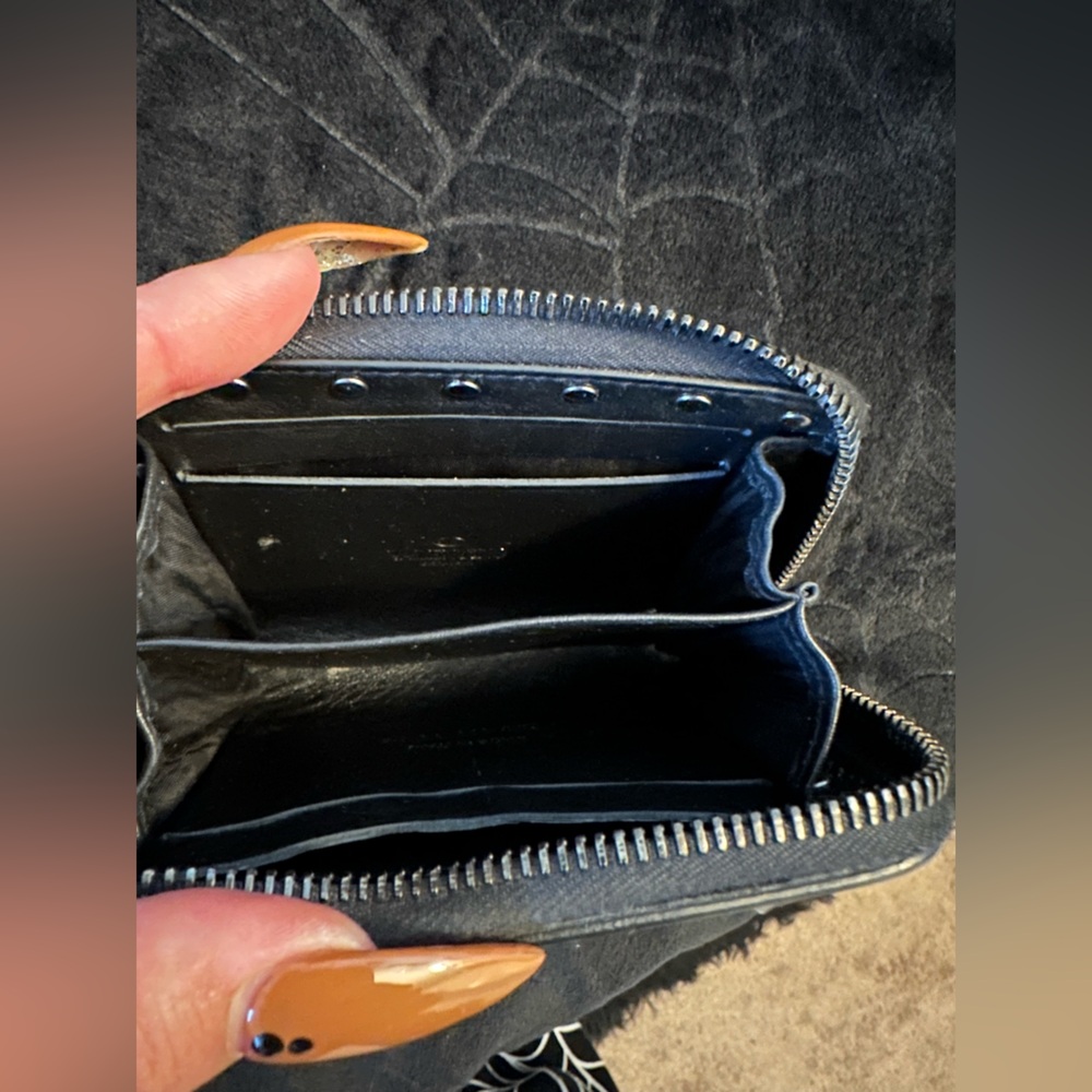 Valentino studded wallet GREAT CONDITION! AUTHENTIC! - Picture 3 of 5